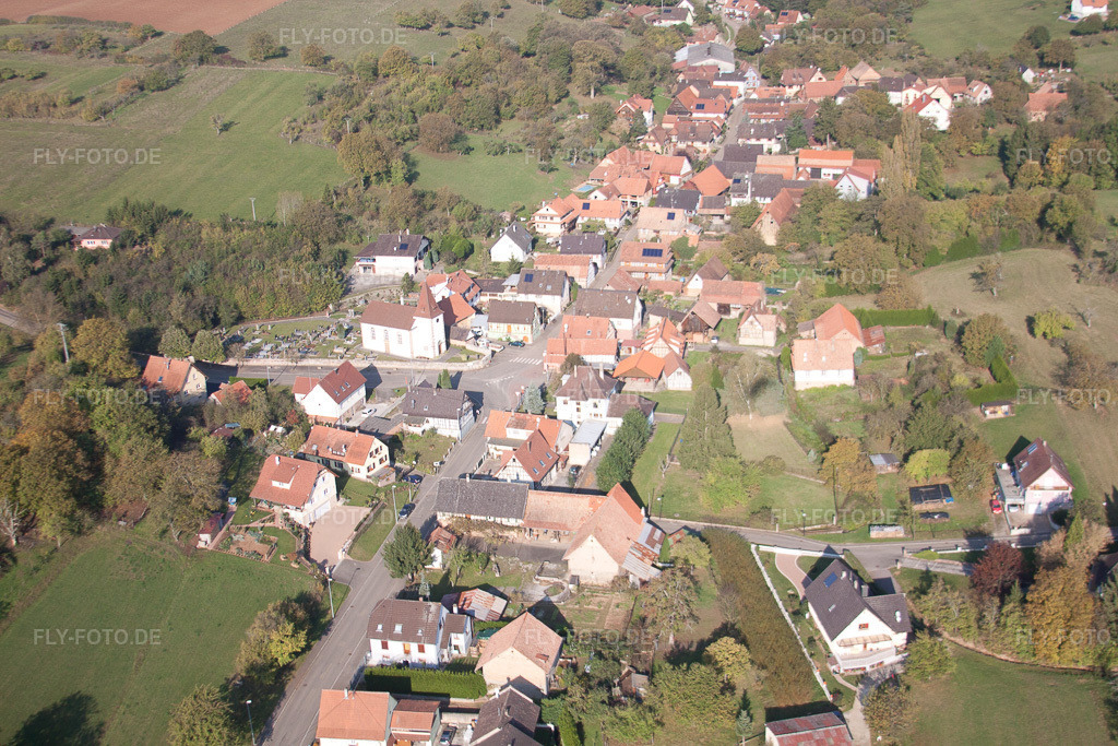 Luftbild: Ortsansicht in Mitschdorf im Bundesland Bas-Rhin in Frankreich. Foto: IMG_45872.jpg vom 16.10.2011 durch Werner Riehm/FLY-FOTO.de