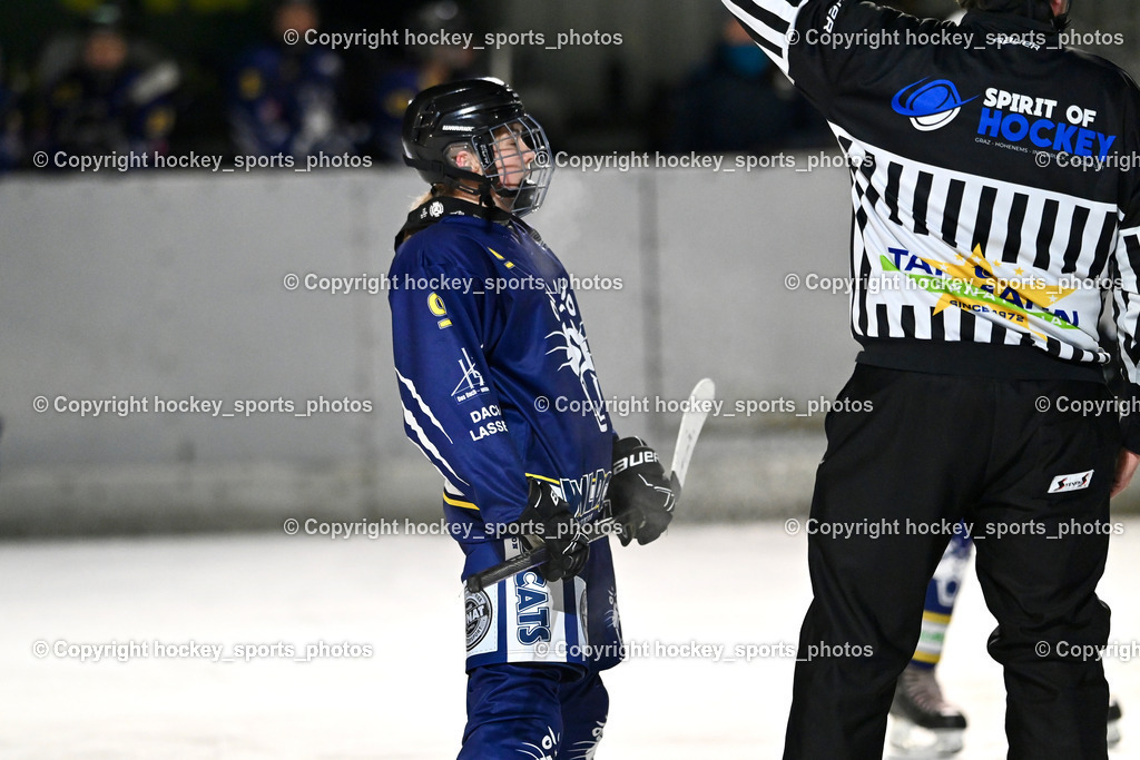 Wildcats Paternion vs. Unicorns Steindorf | #9 Neumann Magdalena WILDCATS PATERNION, Wildcats Paternion vs. Unicorns Steindorf, Wildcats Paternion vs. Unicorns Steindorf am 02.01.2026 in Paternion (Eislaufplatz Paternion), Austria, (Photo by Bernd Stefan)