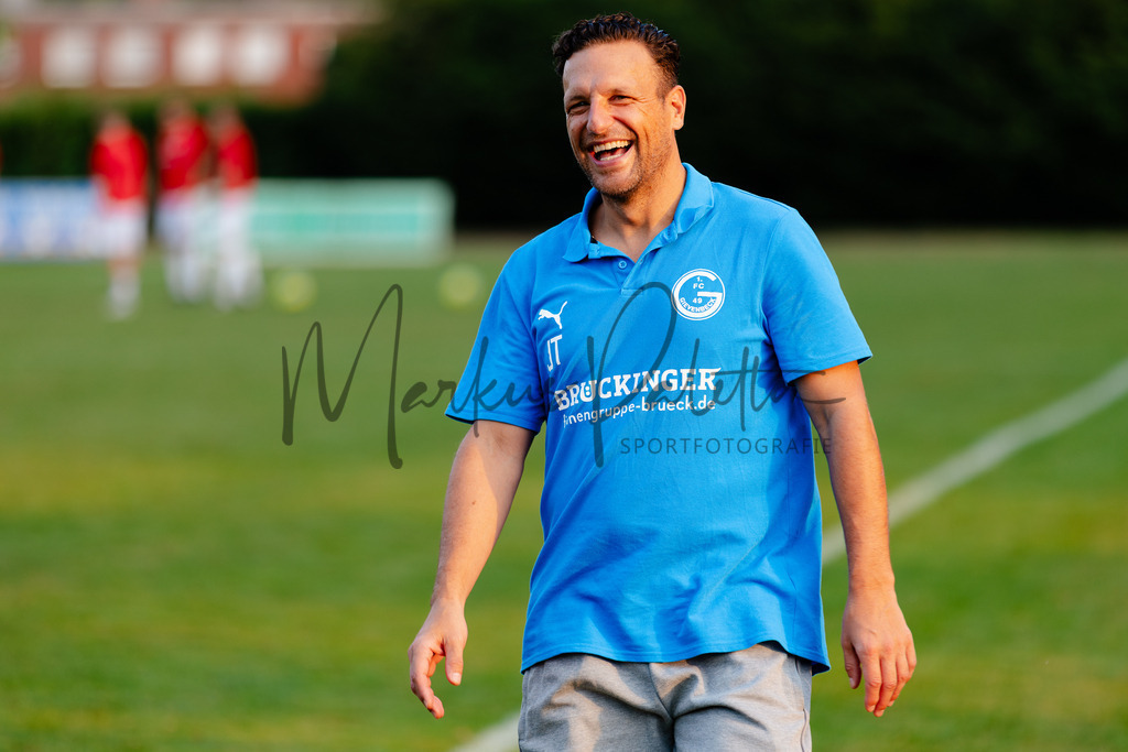 Kreispokal, Saison 2025/2026, 1. Runde: SC Nienberge - 1. FC Gievenbeck | Kreispokal, Saison 2025/2026, 1. Runde, SC Nienberge empfängt 1. FC Gievenbeck an der Sportanlage SC Nienberge in Münster. Foto: sportfotografie.ms | Markus Paletta - Realisiert mit Pictrs.com