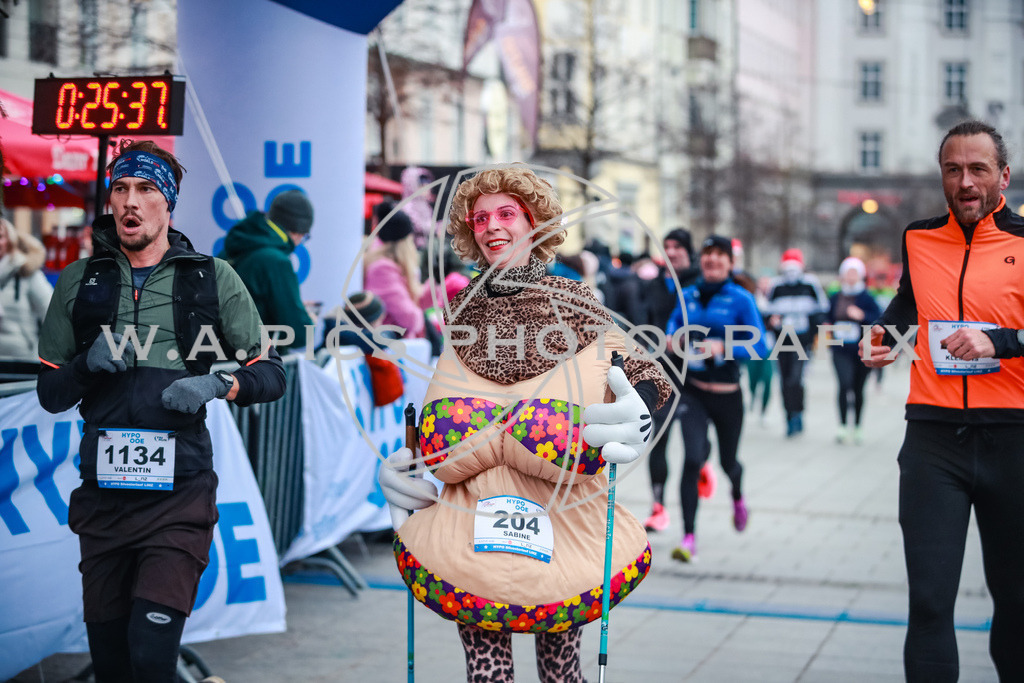 SILVESTERLAUF LINZ 25 | Linz, AUSTRIA, 31. Dezember 25, TRIRUN SILVESTERLAUF LINZ 25 , Image shows: 
Photo: WAPICS / BINDER Manuel