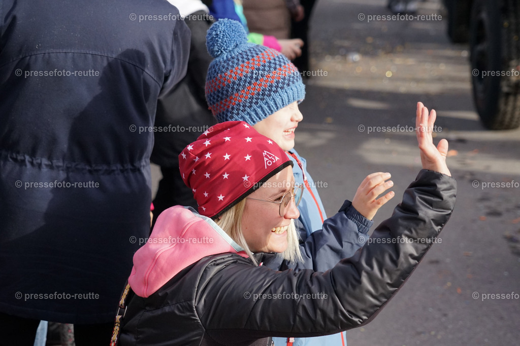 news-2023-Feb11-Fasching-Weissenbach-DSC01980 | Info aus dem Bezirk Reutte/Ausserfern Tirol sowie eine umfangreiche Bilddatenbank über die gesamte Region: Lechtal, Talkessel Reutte, Tannheimertal, Zwischentoren. Lech, Plansee, Zugspitze, Grenztunnel, B179, Fernpassstraße, Verkehr, Lawinen, Tradition, - Realisiert mit Pictrs.com