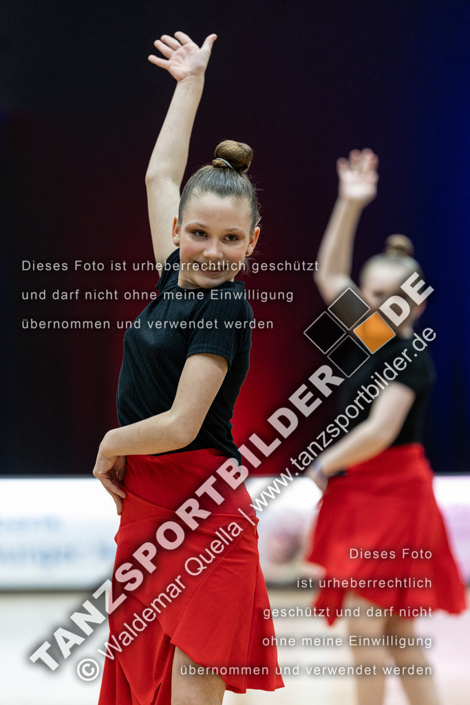 20240113-00700 | Hier finden Sie Tanz Bilder vom Latein und Standard Formationen tanzen. Sportbilder vom Tanzsport. Schöne Fotos und von Weltmeisterschaft, Europameisterschaft, Bundesliga, Regionalliga, Oberliga und Landesliga sowie von GOC Stuttgart, DanceComp, WM Bremen