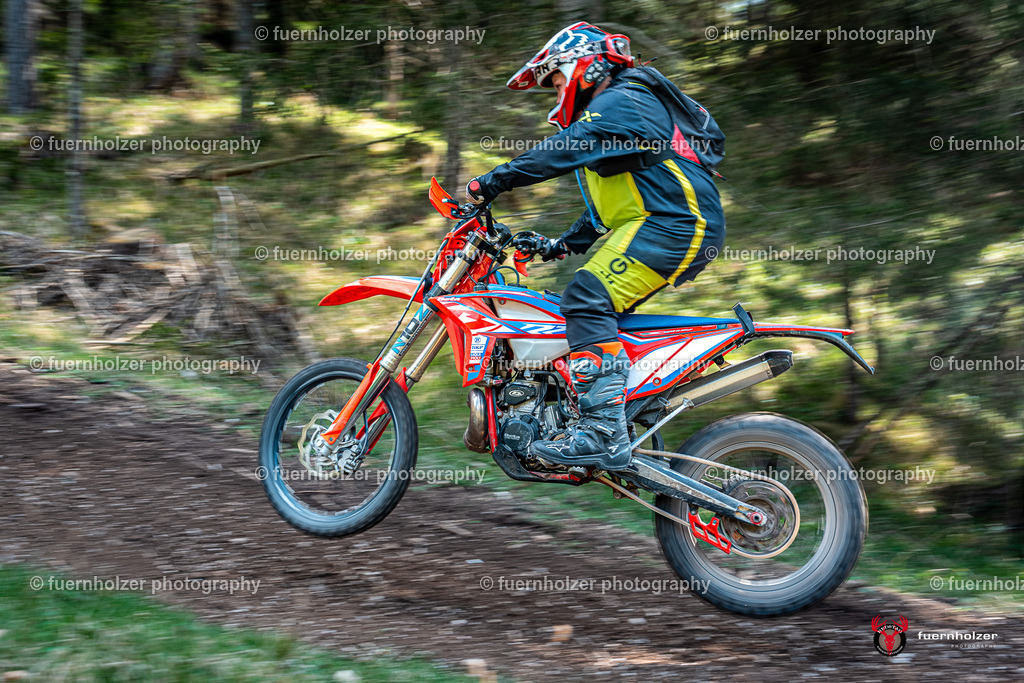 fuernholzer_250501-C1-672 | Fotografische Impressionen von der Red Stag Enduro Extreme by fuernholzer-photography.com. Endurosport in Österreich fotografisch festgehalten von fuernholzer. Auftragsfotografie für Private, Gewerbefotos und Industriefotografie. Eventfotografie, Sportfotografie und Motorsportfotografie. Anbieter von Fotoworkshops, Fototraining, fotografischen Vorträgen und Fotoseminaren.