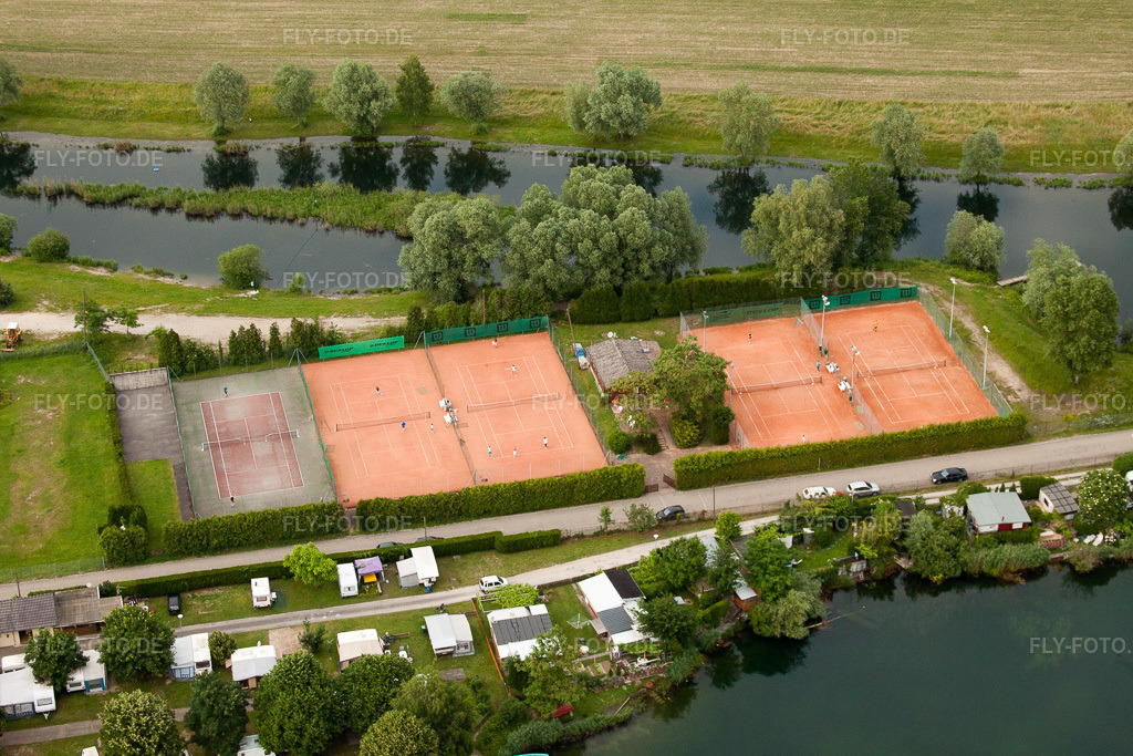 Luftbild: Tennis Club de Seltz in Seltz im Bundesland Bas-Rhin in Frankreich. – Foto: IMG_28783.jpg vom 14.06.2010 durch Werner Riehm/FLY-FOTO.de – Auflösung des Originals: 4752 x 3168 px – CLUB.FFT.FR/TCSELTZ/01670102_A/CMS/INDEX_PUBLIC.PHP?US_ACTION=SHOW_NOTE_SITE&LOGIN_OFF=1&UI_ID_SITE=1