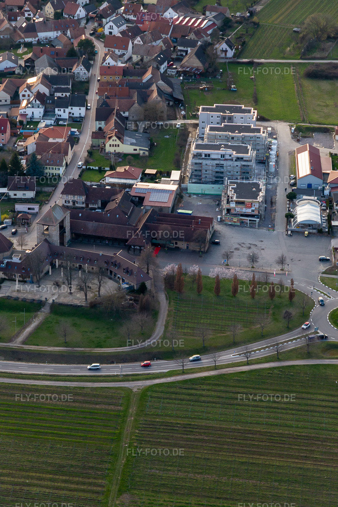 Luftbild: Neubauten Sylvanerstr im Ortsteil Schweigen in Schweigen-Rechtenbach im Bundesland Rheinland-Pfalz in Deutschland. Foto: IMG_126148.jpg vom 20.03.2021 durch Werner Riehm/FLY-FOTO.de