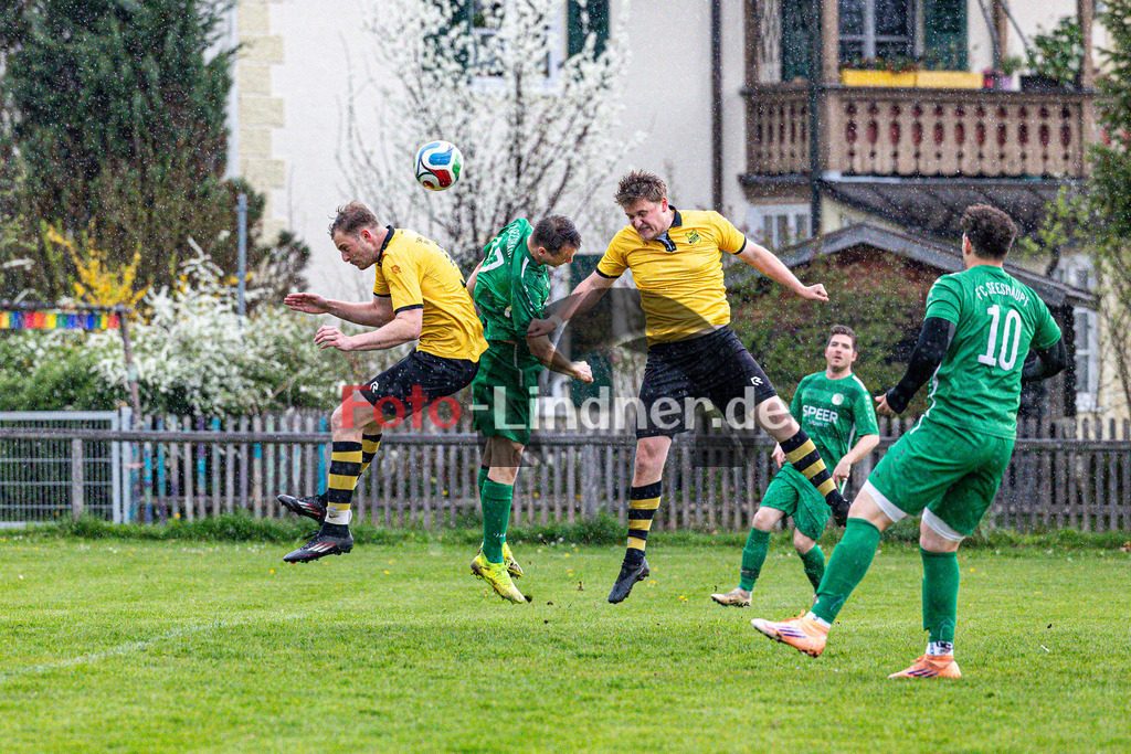 FC Seeshaupt gegen TSV Perchting-Hadorf | Fußball Herren A-Klasse Gruppe 5 Zugspitze 2025/26 19. Spieltag, FC Seeshaupt gegen TSV Perchting-Hadorf, 20260419,Kopfballduell,2026-04-19 in Seeshaupt (Sportplatz Seeshaupt, Platz 1, Bahnhofstr. 12), Florian FUCHS (TSV Perchting-Hadorf 5), Denis SULZMANN (FC Seeshaupt 17), Paul BIEDERMANN (TSV Perchting-Hadorf 20)Copyright: WolfgangxLindner www.foto-lindner.de