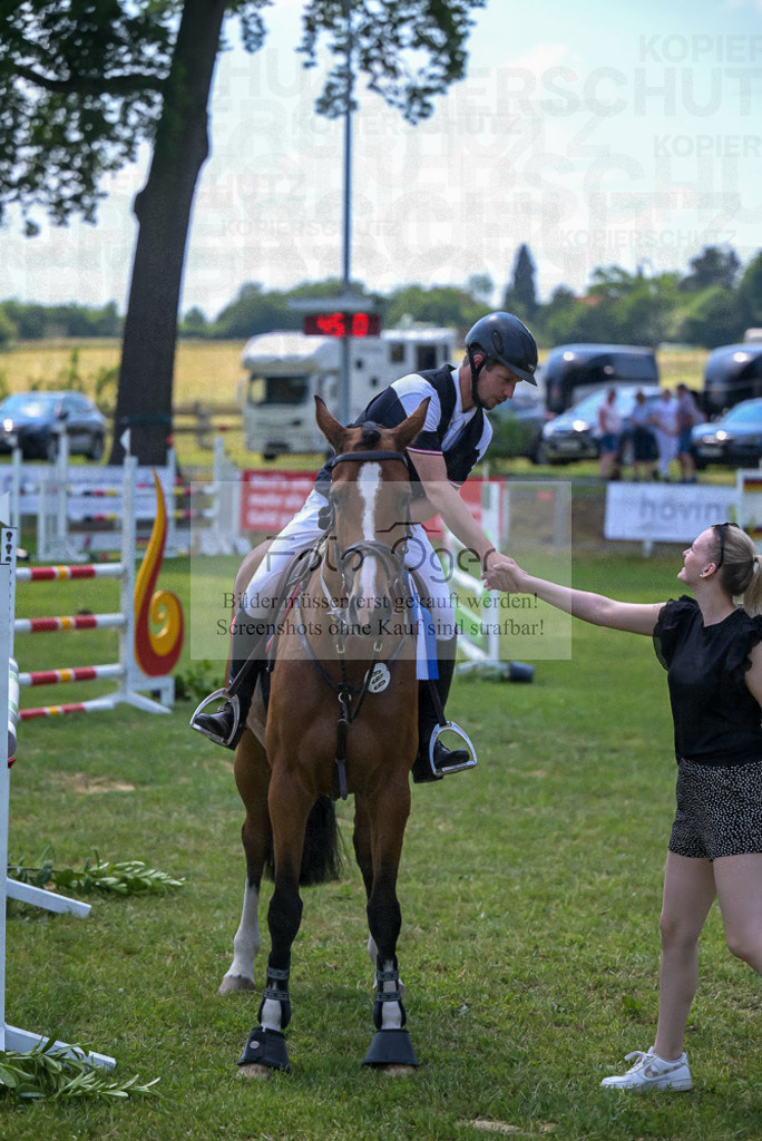 Reitturnier Voxtrup | Entdecke hochwertige Reitturnierfotos von Foto Oger. Professionell, emotional und authentisch – jetzt Lieblingsmomente im Shop bestellen.Deutschlandweite Turnierfotografie. - Realisiert mit Pictrs.com