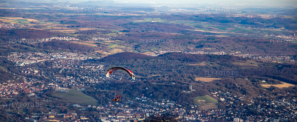 Luftbild: überm Turmberg im Ortsteil Durlach in Karlsruhe im Bundesland Baden-Württemberg in Deutschland. Foto: IMG_135995.jpg vom 21.02.2023 durch Werner Riehm/FLY-FOTO.de