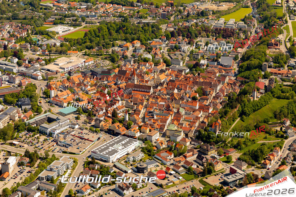 Das Luftbild zeigt :  Kaufbeuren - Die Luftaufnahme wurde 2024 vom UL-Flugzeug aus erstellt ( keine Drohne ) - Hochauflösende Luftaufnahme - Für grossformatige Ausdrucke geeignet. Die Geschenkidee !Mit Lizenz und Bildrechte bestellbar