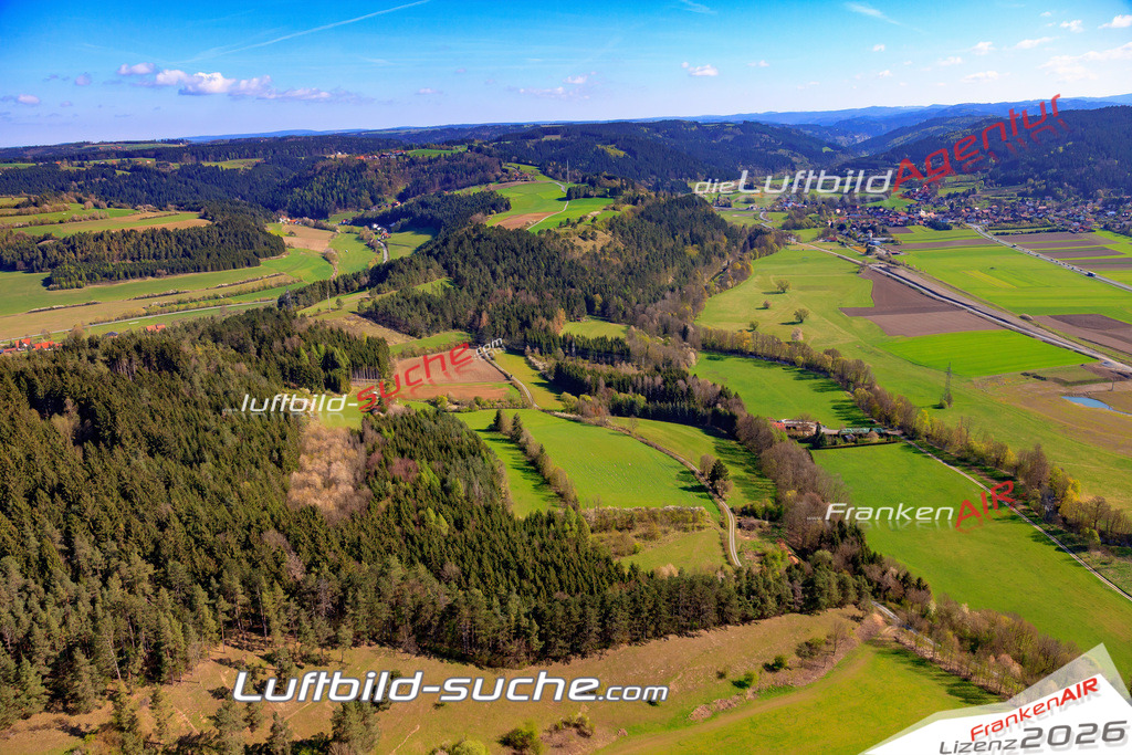 Die Luftaufnahme der Stadt Marktrodach wurde 2017 vom Flugzeug heraus erstellt ( keine Drohne )- hohe Auflösung für beste Qualität
