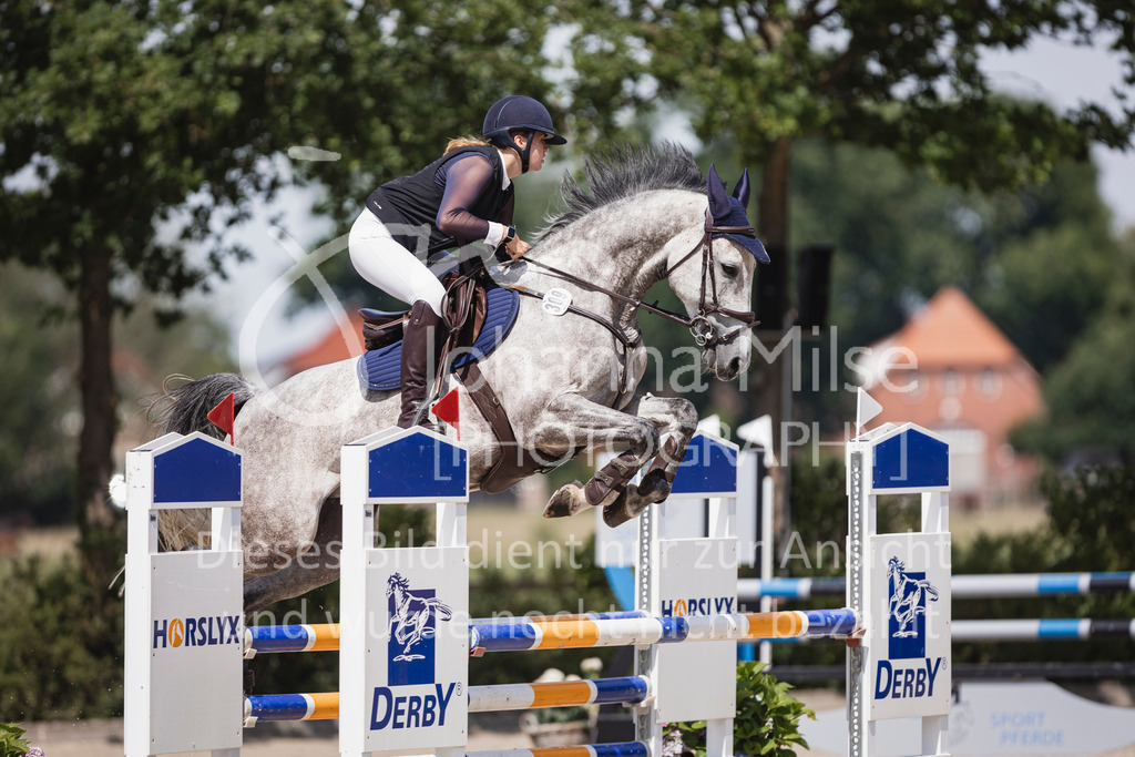 250622_Lemwerder_L-Spr-602 | Deine schönsten Turniermomente als professionelle Fotos! Entdecke hochwertige Pferdesport-Fotografie im Online-Shop. Jetzt Fotos finden & bestellen!