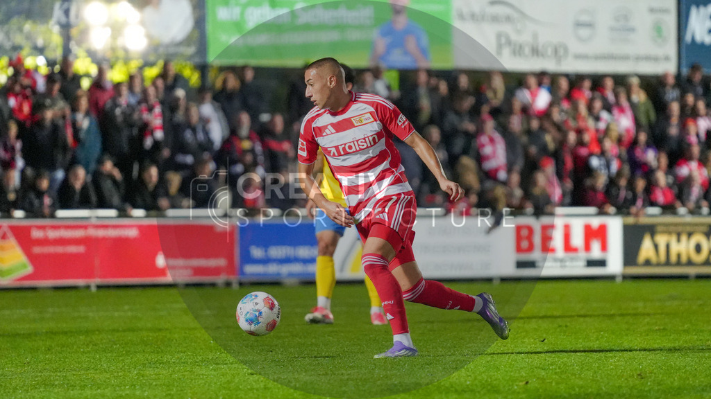 Fußball, Herren, Saison 2025/2026, Testspiel, Freundschaftsspiel, FSV 63 Luckenwalde vs. 1.FC Union Berlin, Mittwoch 08.10.2025, Werner-Seelenbinder-Stadion Luckenwalde, | Fußball, Herren, Saison 2025/2026, Testspiel, Freundschaftsspiel, FSV 63 Luckenwalde vs. 1.FC Union Berlin, Mittwoch 08.10.2025, Werner-Seelenbinder-Stadion Luckenwalde, Im Bild: Marin Ljubicic (Union) - Realisiert mit Pictrs.com