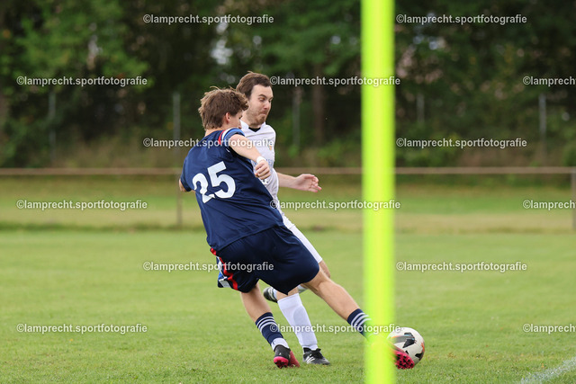 Fußball I Herren I Saison 2025-2026 I Kreisklasse A Süd-Ost I 6. Spieltag I SG Scharbeutz-Pönitz - VfL Bad Schwartau I 13.09.2025.007 | Clemens Emil Pal (25, SG Scharbeutz/Pönitz) - Realisiert mit Pictrs.com
