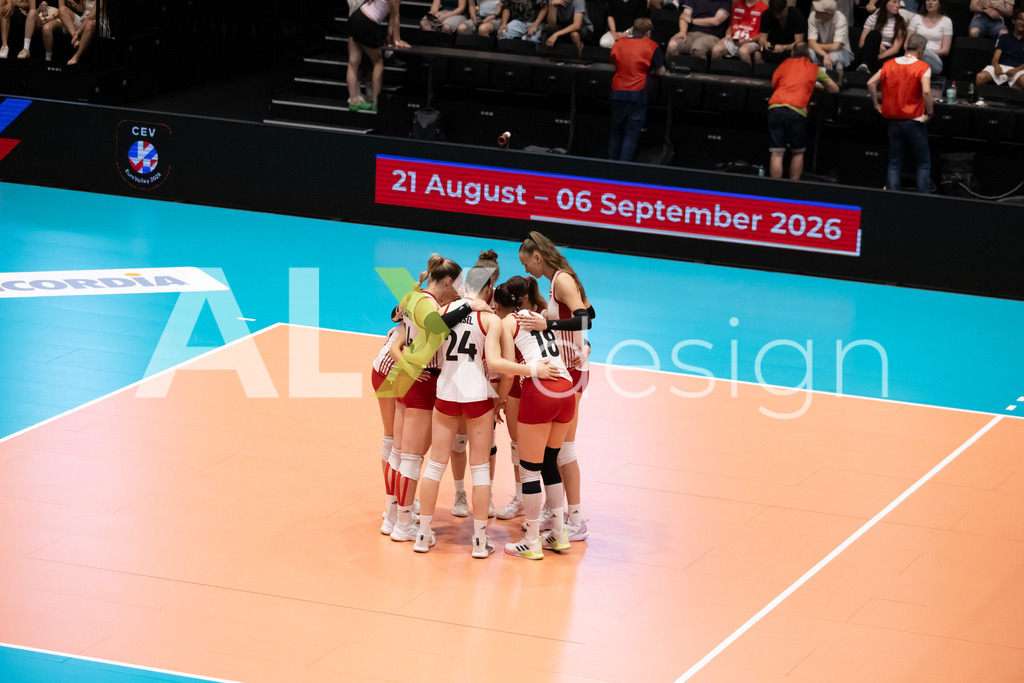 Austria v Switzerland - CEV European League Women | KRIENS, SWITZERLAND - JUNE 14: Team of Austria during the CEV European League match between Austria and Switzerland at Pilatus Arena on June 14, 2026 in Kriens, Switzerland. - Realisiert mit Pictrs.com