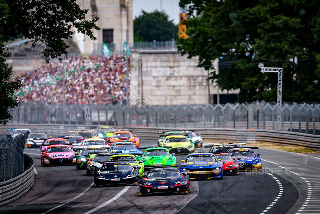 DTM425_070613330613767JS_TU | DTM, 7. + 8. Rennen Norisring 2025 - Foto: Gruppe C Photography; #69 Ferrari 296 GT3, EMIL FREY RACING: Thierry Vermeulen; #14 Ferrari 296 GT3, EMIL FREY RACING: Jack Aitken; #36 Ford Mustang GT3,  HRT Ford Performance: Arjun Maini - Realisiert mit Pictrs.com