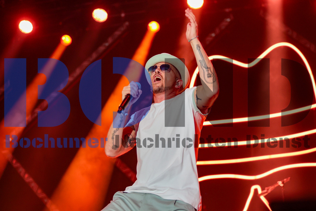 Zeltfestival Ruhr 2024 - Jan Delay  {date} -  | {headline}(Foto: Sebastian Sendlak / BOND) - Realisiert mit Pictrs.com