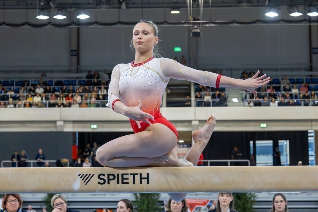 Deutsche Turnliga DTL (Bundesliga) der Frauen, Finale 2025 in Heidelberg | Deutsche Turnliga DTL (Bundesliga) der Frauen, Finale 2025 in Heidelberg***Bild: Ruby Pass (MTV Stuttgart) am Schwebebalken - Realisiert mit Pictrs.com