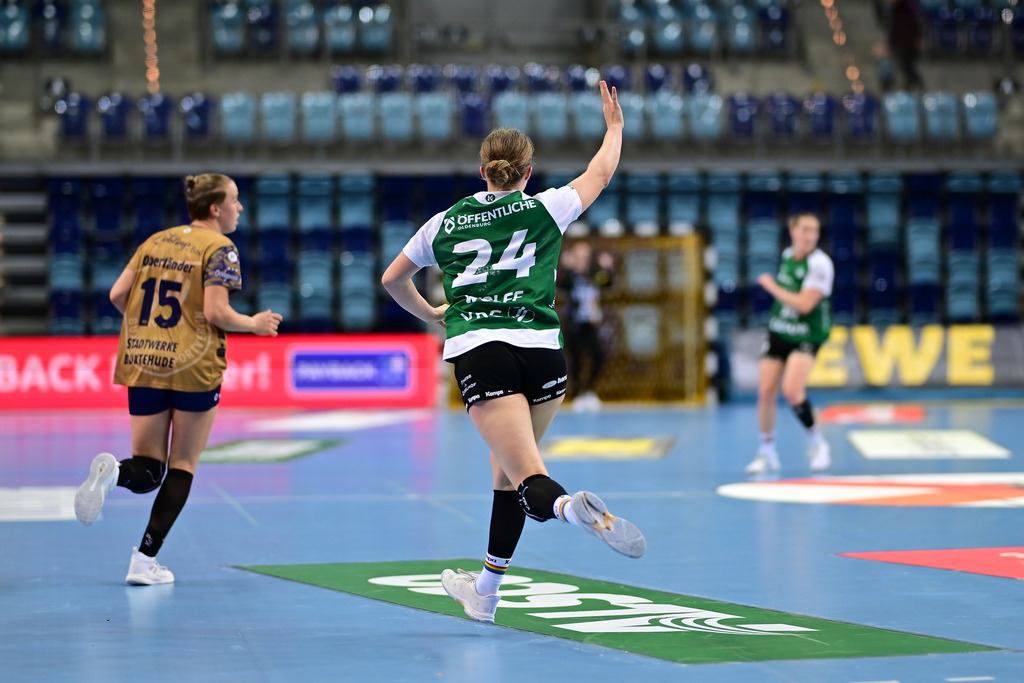 Handball I Frauen I Saison 2025-2026 I 1. HBF I 5. Spieltag I VfL Oldenburg - Buxtehuder SV | Der Sportfotograf. - Realisiert mit Pictrs.com
