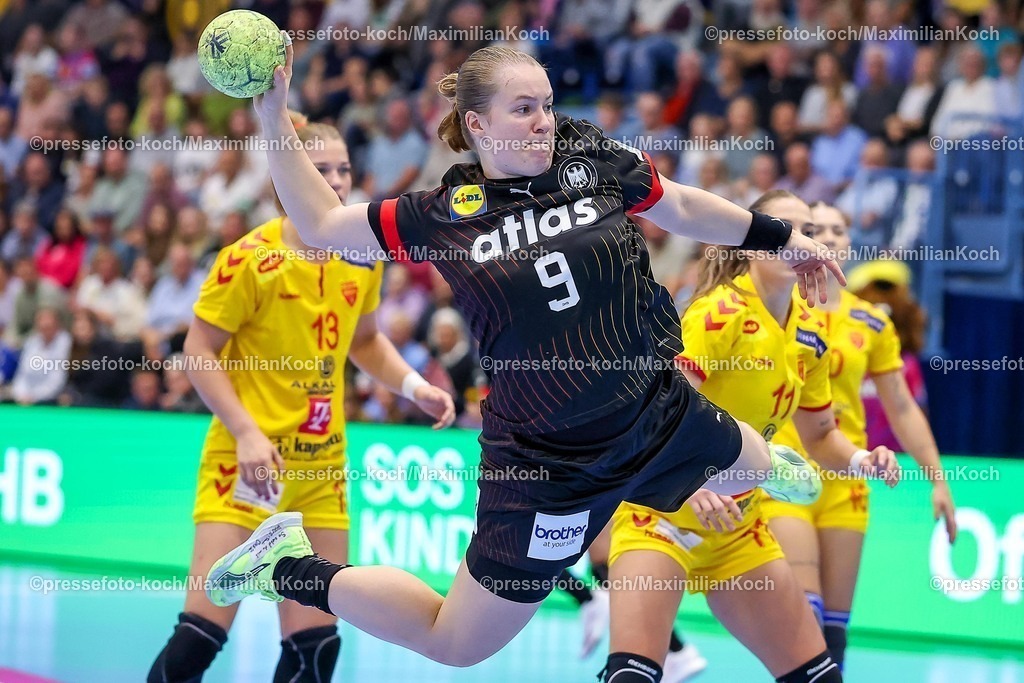 DHB16102501027 | 16.10.2025, Handball, EHF Frauen Länderpiel, EM Qualifikation 2026, Deutschland - Nordmazedonien, Schwalbe-Arena in Gummersbach:  Lisa ANTL  (GER #09) wirft auf das Tor 