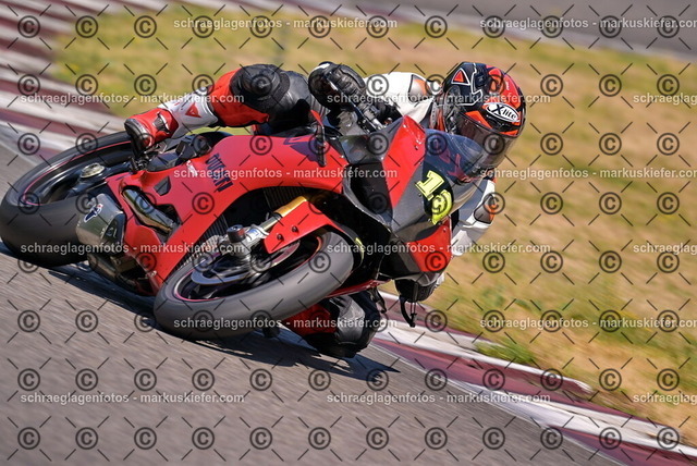 26bt05-1053 | markuskiefer.com - Realisiert mit Pictrs.com