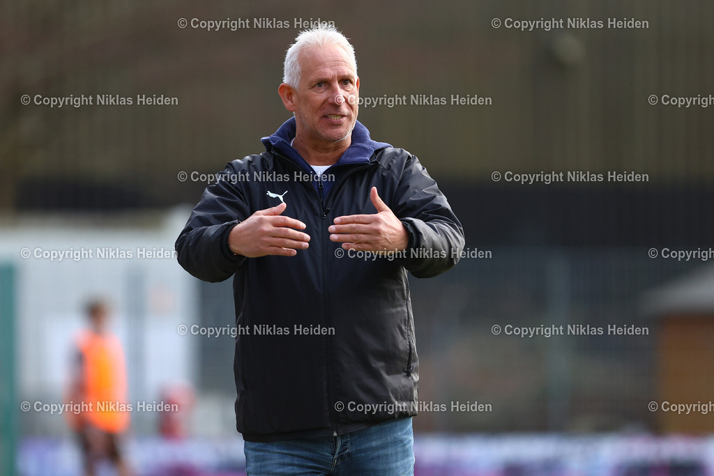 NH_FCStPauliU23_BWLohne_RegionalligaNord_01032026 | Christian Neidhart (Trainer, Blau-Weiß Lohne)Fußball I Herren I Regionalliga Nord I Saison 2025-2026 I 24. Spieltag I FC St. Pauli U23 - Blau-Weiß Lohne I 01.03.2026 I Edmund-Plambeck-Stadion