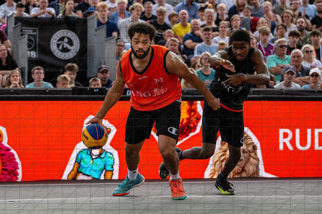 DIE FINALS 2025 | Dt. Meisterschaft 3x3   | Spiel um Platz 3. Der Stamm (orange) vs. Der Stamm underdogs (black) //  02.08.25: DIE FINALS 2025 | Dt. Meisterschaft 3x3   / Dresden / Deutschland  //   CREDIT:www.bullenfotos.de, Martin König, Hörner Weg 40, D-49078 Osnabrück, +4917663732967 // Nutzung und Weitergabe nur zu den vereinbarten Zwecken. Presseanfragen an Ersteller. Alle Rechte beim Ersteller. Honorierung nach MFM. - Realisiert mit Pictrs.com