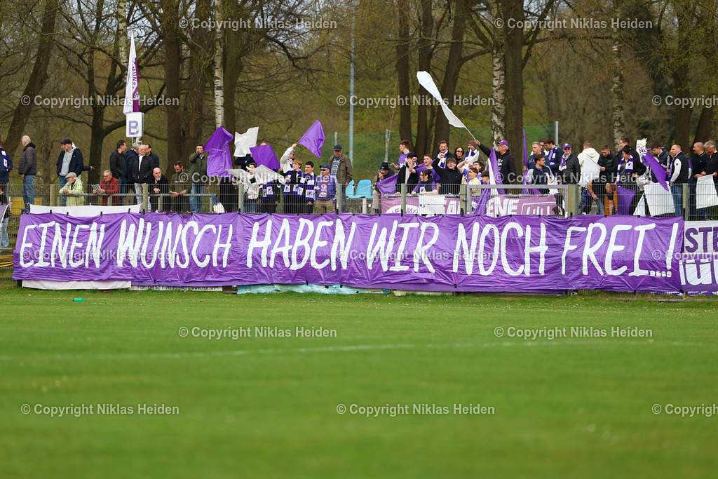 NH_VfRNeumuenster_PSVNeumuenster_FlensOberliga_15042026 | Die Fans des VfR Neumünster zeigten eine Choreo.Fußball I Herren I Flens Oberliga I Saison 2025-2026  I 19. Spieltag I VfR Neumünster - PSV Union Neumünster I 15.04.2026 I VfR Stadion HSP (Grümmi Arena)