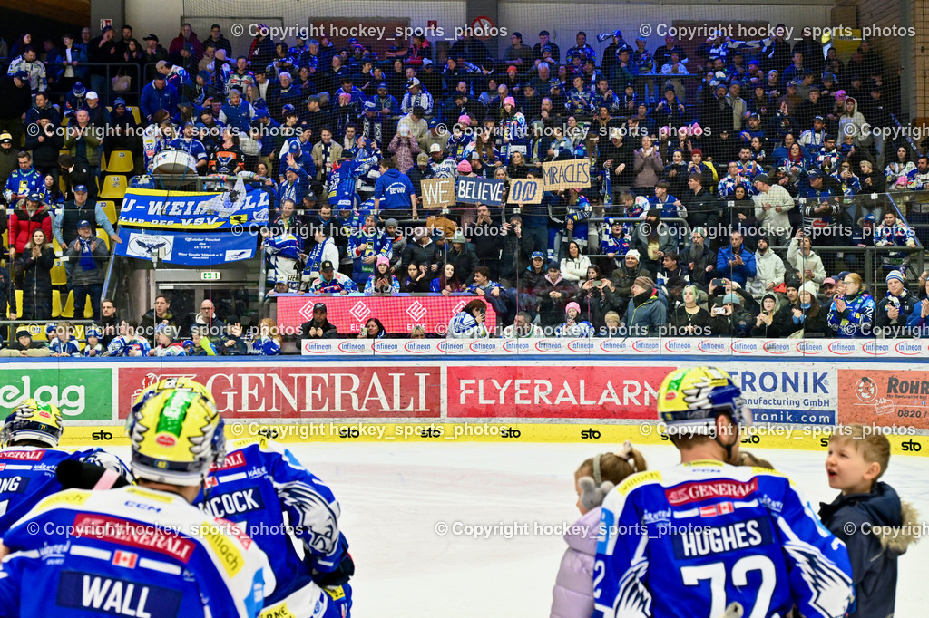 EC IDM WÄRMEPUMPEN VSV vs. Olimpija Ljubljana | EC VSV Fans mit Transparent, EC IDM WÄRMEPUMPEN VSV vs. Olimpija Ljubljana, EC IDM WÄRMEPUMPEN VSV vs. Olimpija Ljubljana am 01.02.2026 in Villach (Stadthalle Villach), Austria, (Photo by Bernd Stefan)