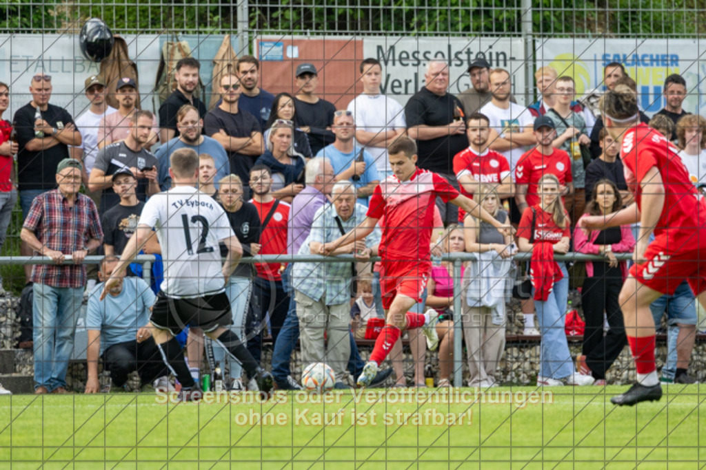 20250616_184757_0283 | #,  TV Eybach (weiß) vs. 1.FC Donzdorf II (rot), Fussball, Entscheidungsspiel 3 in Kreisliga A3 - Bezirk Neckar/Fils, Saison 2024/2025, Rasensportplatz, Staufenecker Str. 41, 73084 Salach, 16.06.2025 - 18:30 Uhr,Foto: PhotoPeet-Sportfotografie/Peter Harich
