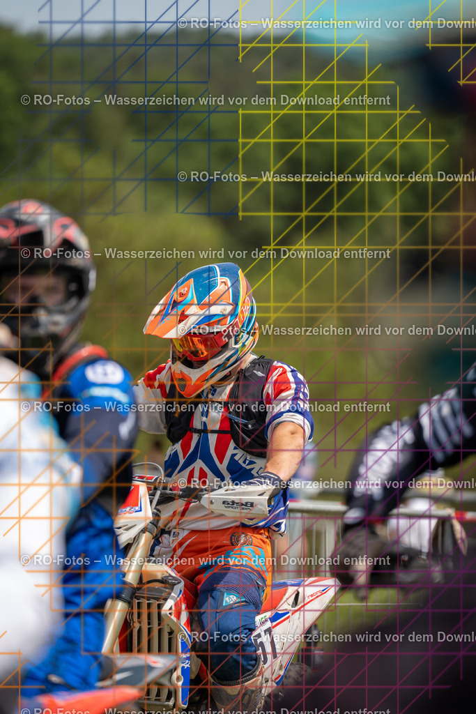 Wolfshausen 5 Lauf -108 | Sportfotografie von RO-Fotos: Motorsport, Motocross, Enduro, Laufveranstaltungen und Triathlon. Professionelle Fotos von Sportlern und Events. - Realisiert mit Pictrs.com