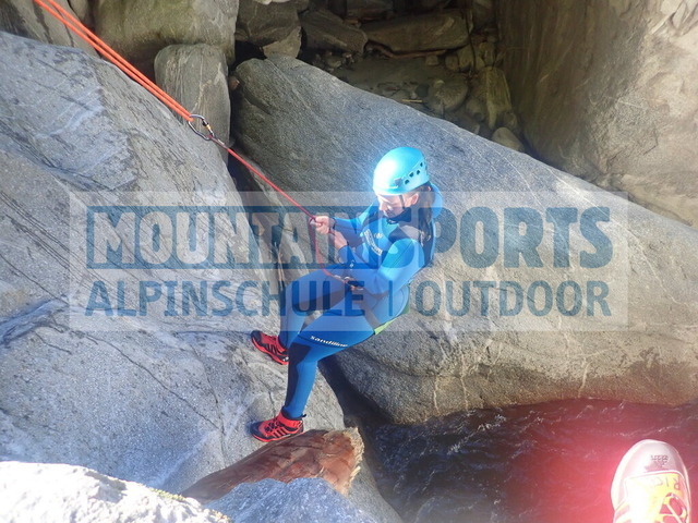 P1010069 | Bestelle die Bilder deines Berg- oder Wasser-Abenteuers mit Mountain Sports bequem von zu Hause aus direkt über unseren Online Fotoshop von pictrs.com. - Realisiert mit Pictrs.com