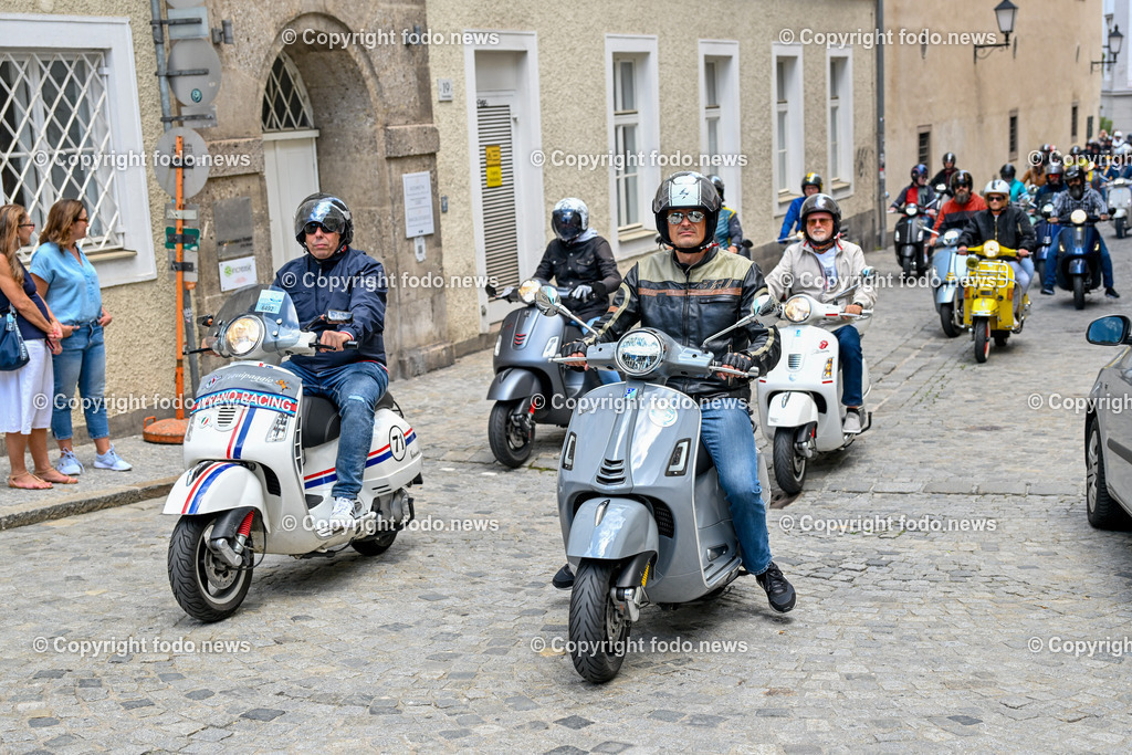 Vespatreffen 2024 Altstadt Linz_ 15.06.2024-64 | 15.06.2024, Linz, AUT, Altstadt Linz, im Bild Vespatreffen in der Altstadt Linz 2024©Harald Dostal / fodo.news