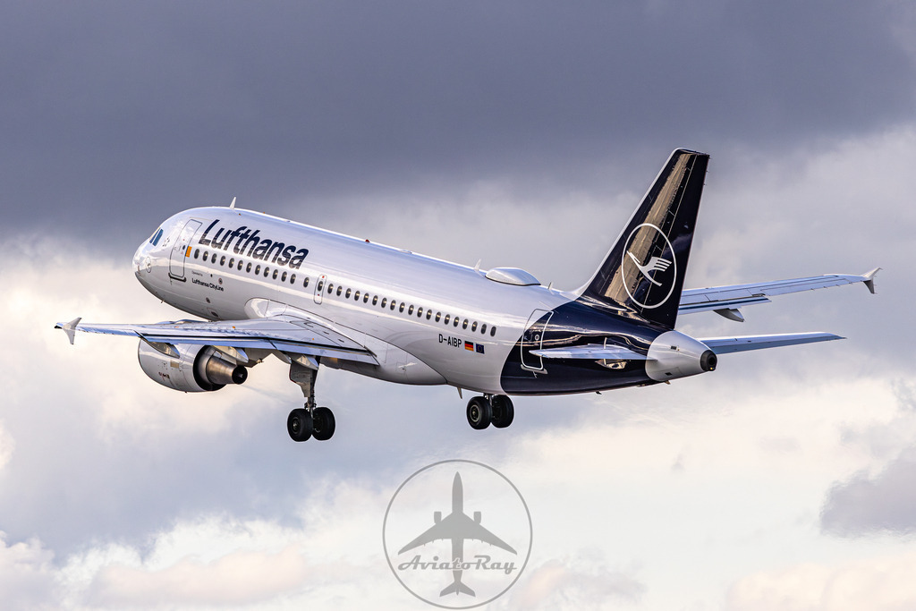 LH1614-A319-D-AIBP-MUC-WAW-20240213-1 | Browse breathtaking aviation photography and order high-quality prints from AviatoRay's gallery. Perfect for enthusiasts and collectors. - Realisiert mit Pictrs.com