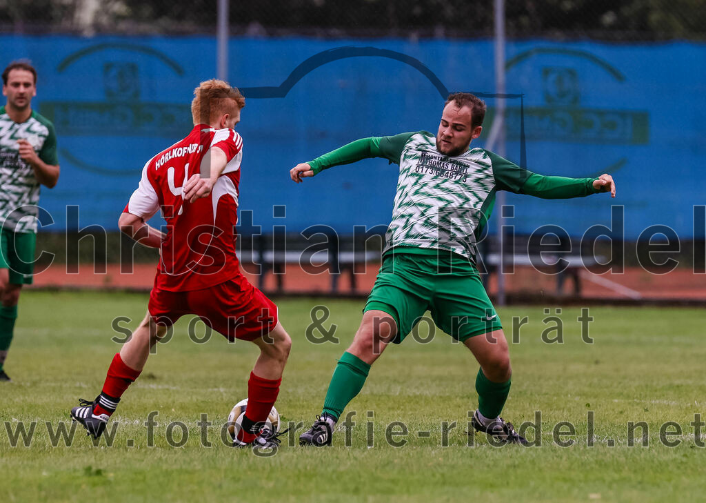 2023-08-06_064_SpVgg_Neuching_gegen_SG_Hoerlkofen-Woerth | Neuching, Deutschland, 06.08.2023:
Fußball, A-Klasse 2023 / 2024, 1. Spieltag, SpVgg Neuching gegen SG Hörlkofen/Wörth, Endergebnis: 0:0

Stefan Dünhuber (SG Hörlkofen/Wörth, #4), Lucas Bertsch (SpVgg Neuching, #4)

Foto: Christian Riedel / fotografie-riedel.net