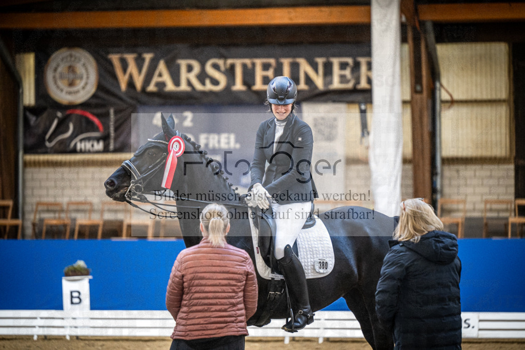 DOS_0055 | Entdecke hochwertige Reitturnierfotos von Foto Oger. Professionell, emotional und authentisch – jetzt Lieblingsmomente im Shop bestellen.Deutschlandweite Turnierfotografie. - Realisiert mit Pictrs.com