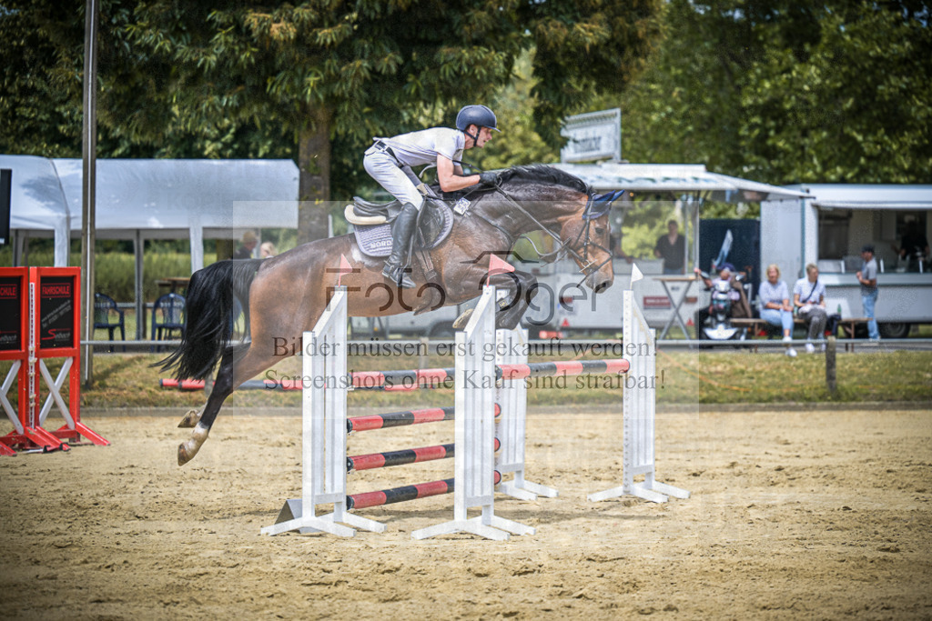 DOS_3066 | Entdecke hochwertige Reitturnierfotos von Foto Oger. Professionell, emotional und authentisch – jetzt Lieblingsmomente im Shop bestellen.Deutschlandweite Turnierfotografie. - Realisiert mit Pictrs.com