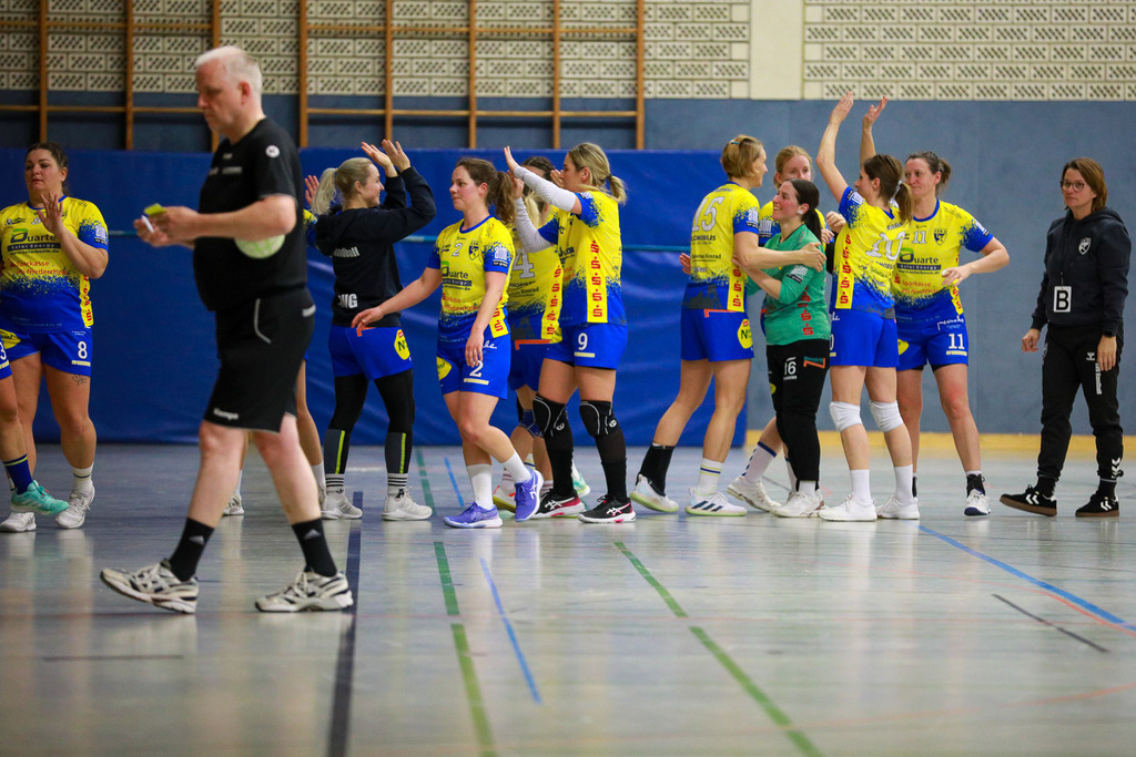 SVN_ SVFriedrichsfeld_141224_085 | Bildergalerie von Sport-Ereignissen aber auch von weiteren spannenden Dingen - nicht nur vom Niederrhein. In Anlehnung an den bekannten Spruch von Hanns Dieter Hüsch heißt das Motto: "Niederrhein ist überall".  - Realisiert mit Pictrs.com