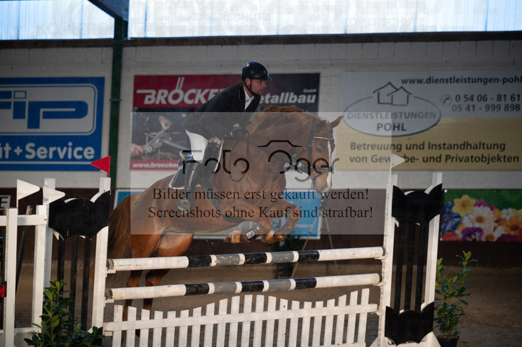 Hallenreittunier Voxtrup 2023 | Entdecke hochwertige Reitturnierfotos von Foto Oger. Professionell, emotional und authentisch – jetzt Lieblingsmomente im Shop bestellen.Deutschlandweite Turnierfotografie. - Realisiert mit Pictrs.com
