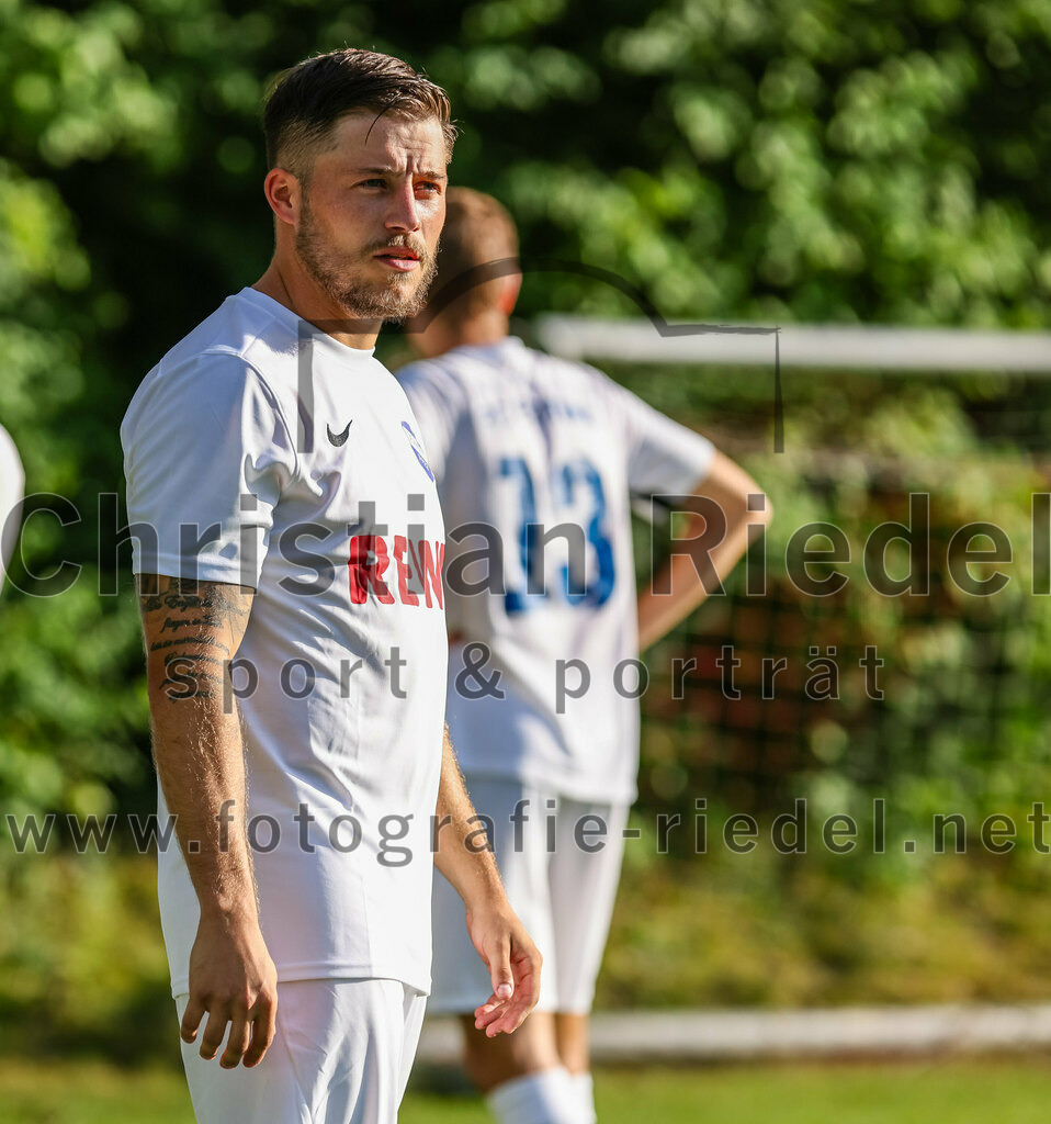 2023-07-18_010_FC_Herzogstadt_gegen_FC_Eitting | Erding, Deutschland, 18.07.2023:
Fußball, TOTO Pokal 2023 / 2024, 1. Spieltag, FC Herzogstadt gegen FC Eitting, Endergebnis: 2:4 n.E.

Michael Schrödl (FC Eitting, #29)

Foto: Christian Riedel / fotografie-riedel.net