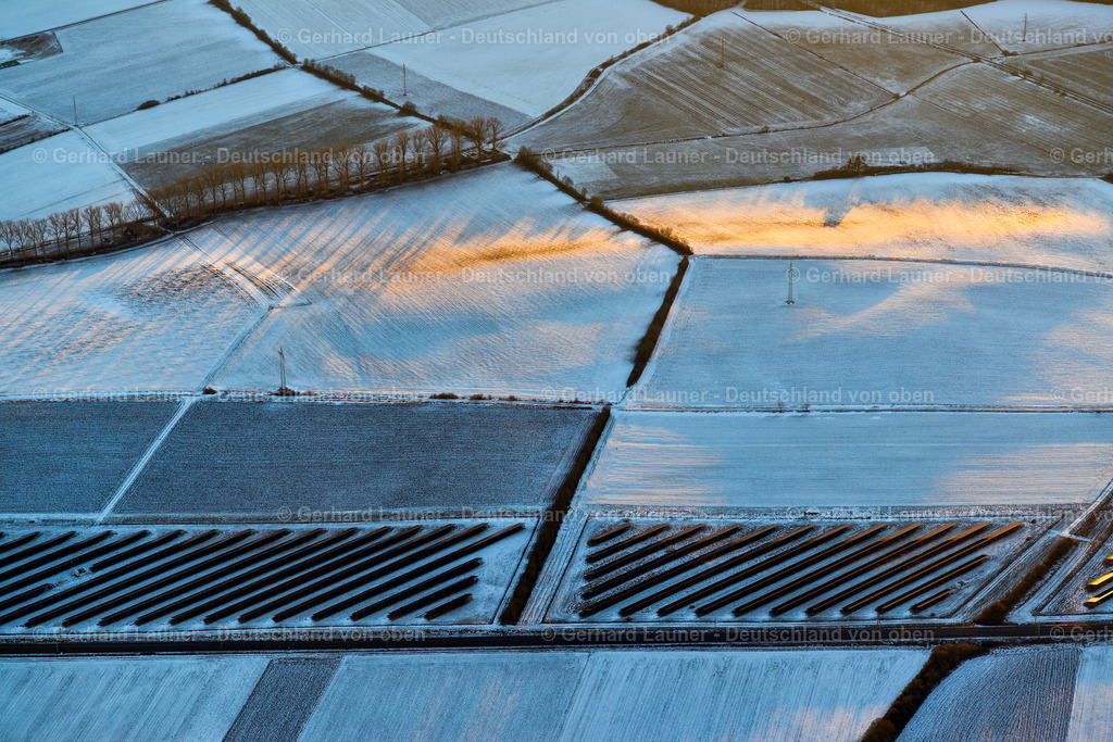 3700259 | Solarfeld bei Altmannshausen und winterliche Feldstrukturen