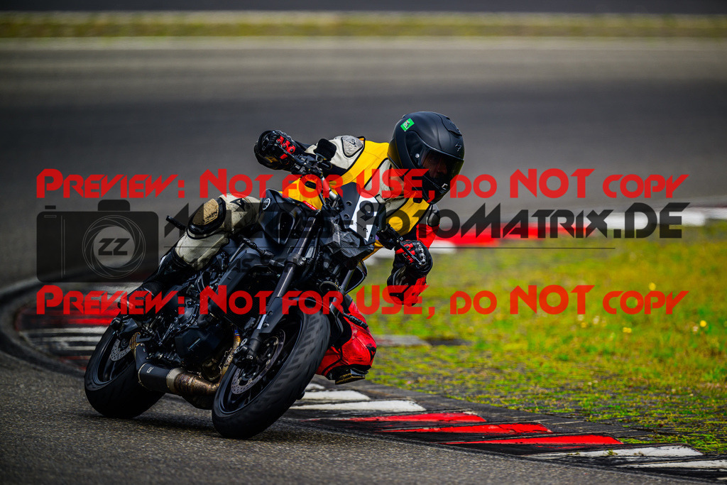 MaZZes_FotoMatrix_240717_6007705_6147 | INST