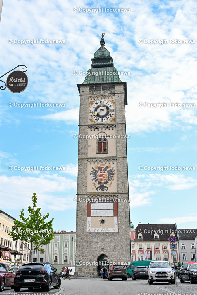 Enns_ Basilika St. Laurenz_ Stadtturm_ 17.06.2023-19 | 17.06.2023, Enns, AUT, Basilika Enns St. Laurenz, Stadtturm, im Bild Stadtturm Enns, Stadtplatz