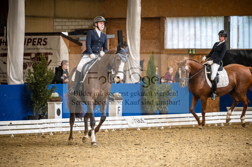 DOS_3031 | Entdecke hochwertige Reitturnierfotos von Foto Oger. Professionell, emotional und authentisch – jetzt Lieblingsmomente im Shop bestellen.Deutschlandweite Turnierfotografie. - Realisiert mit Pictrs.com