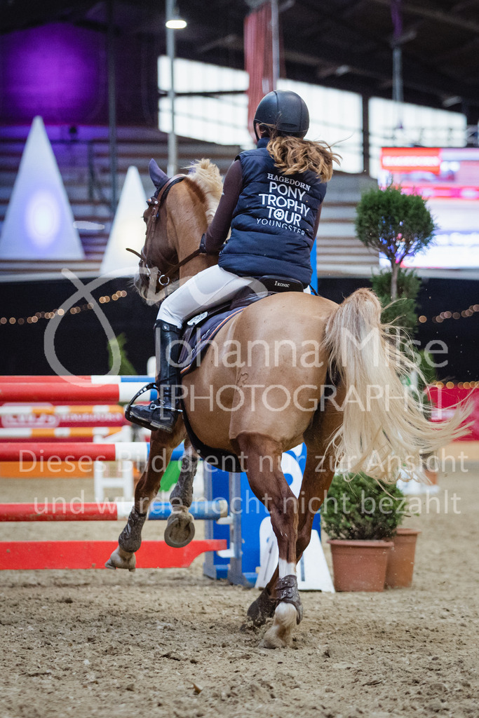 221127_Winterfestival_L-Spr_HPTTY-295 | Deine schönsten Turniermomente als professionelle Fotos! Entdecke hochwertige Pferdesport-Fotografie im Online-Shop. Jetzt Fotos finden & bestellen!