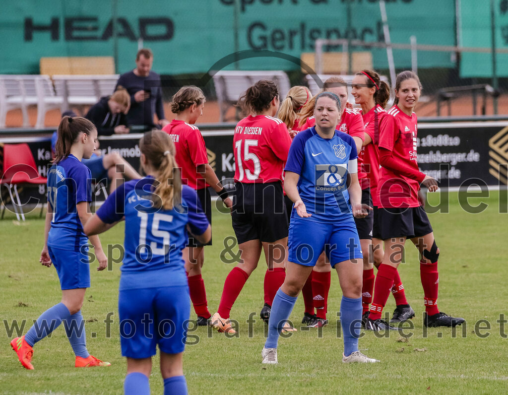 2023-10-07_106_FC_Langengeisling_gegen_MTV_Diessen_Ammersee | Erding, Deutschland, 07.10.2023:
Fußball, Bezirksoberliga 2023 / 2024, 6. Spieltag, FC Langengeisling gegen MTV Diessen/Ammersee, Endergebnis: 0:3

Carina Sedlmeier (FC Langengeisling, #19)

Foto: Christian Riedel / fotografie-riedel.net