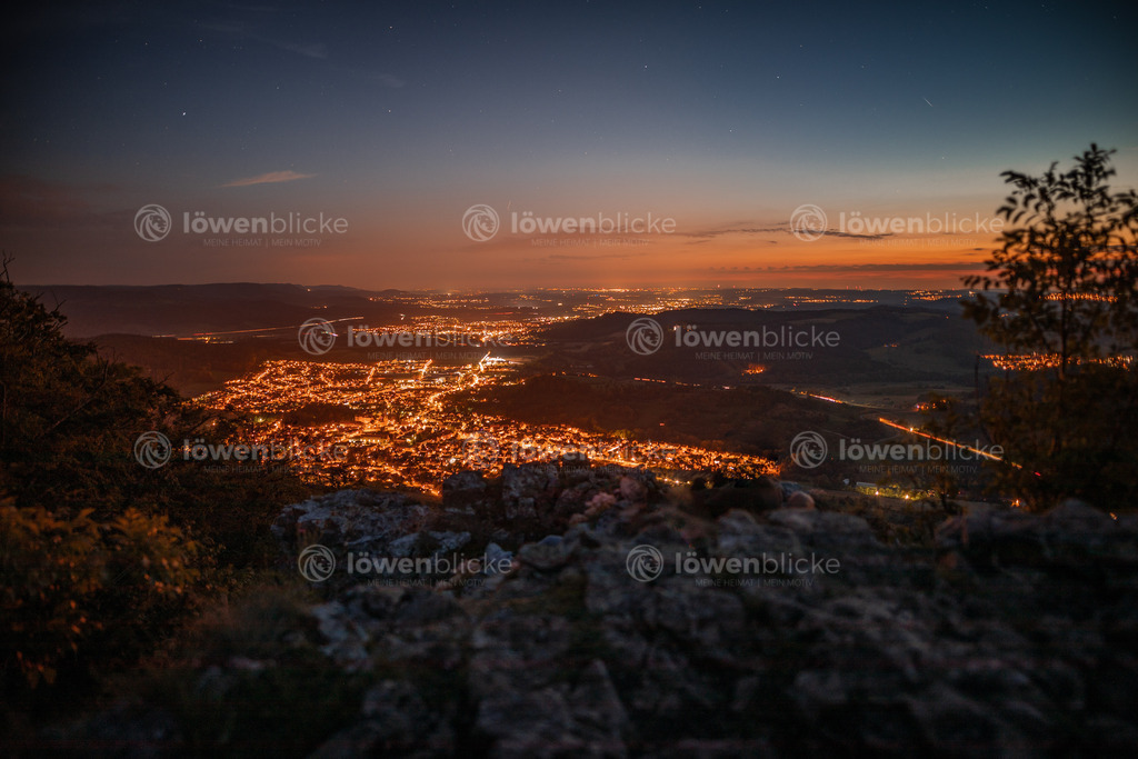 Donzdorf vom Messelstein in einer Sommernacht | löwenblicke | shop