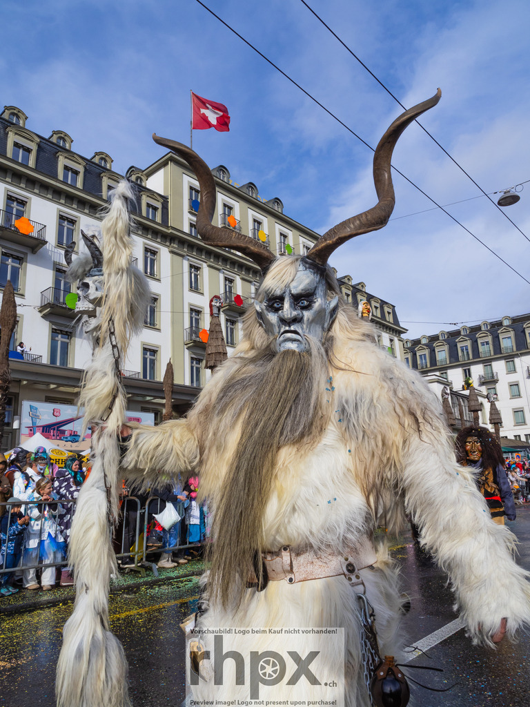 Fritschi-Umzug Luzern 2026 | Foto-Standort: Schweizerhof Luzern - Realisiert mit Pictrs.com