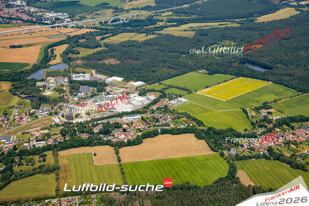 Das Luftbild zeigt : Gehren Ilmenau - Die Luftaufnahme wurde 2024 vom UL-Flugzeug aus erstellt ( keine Drohne ) - Hochauflösende Luftaufnahme - Für grossformatige Ausdrucke geeignet. Die Geschenkidee !Mit Lizenz und Bildrechte bestellbar