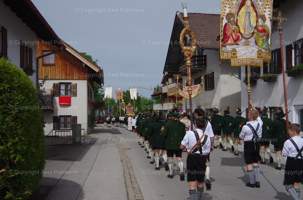 IMGP5504 | fotografiert von Axel PollmannLeonhardi Wallfahrt Benediktbeuern und Murnau, Fronleichnam, Fasching, Landschaft im Loisachtal und Benediktbeuern  - Realisiert mit Pictrs.com