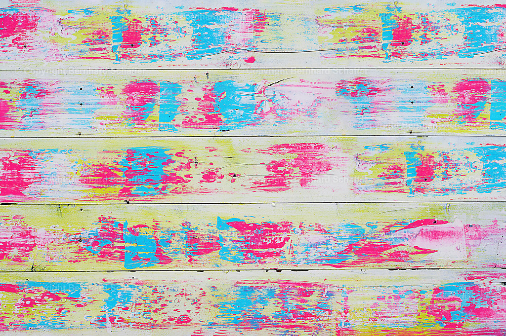 BACKDROP - Holz mit Farben | Weisse Holzbretter mit verschiedenen Farbstrichen - Realisiert mit Pictrs.com